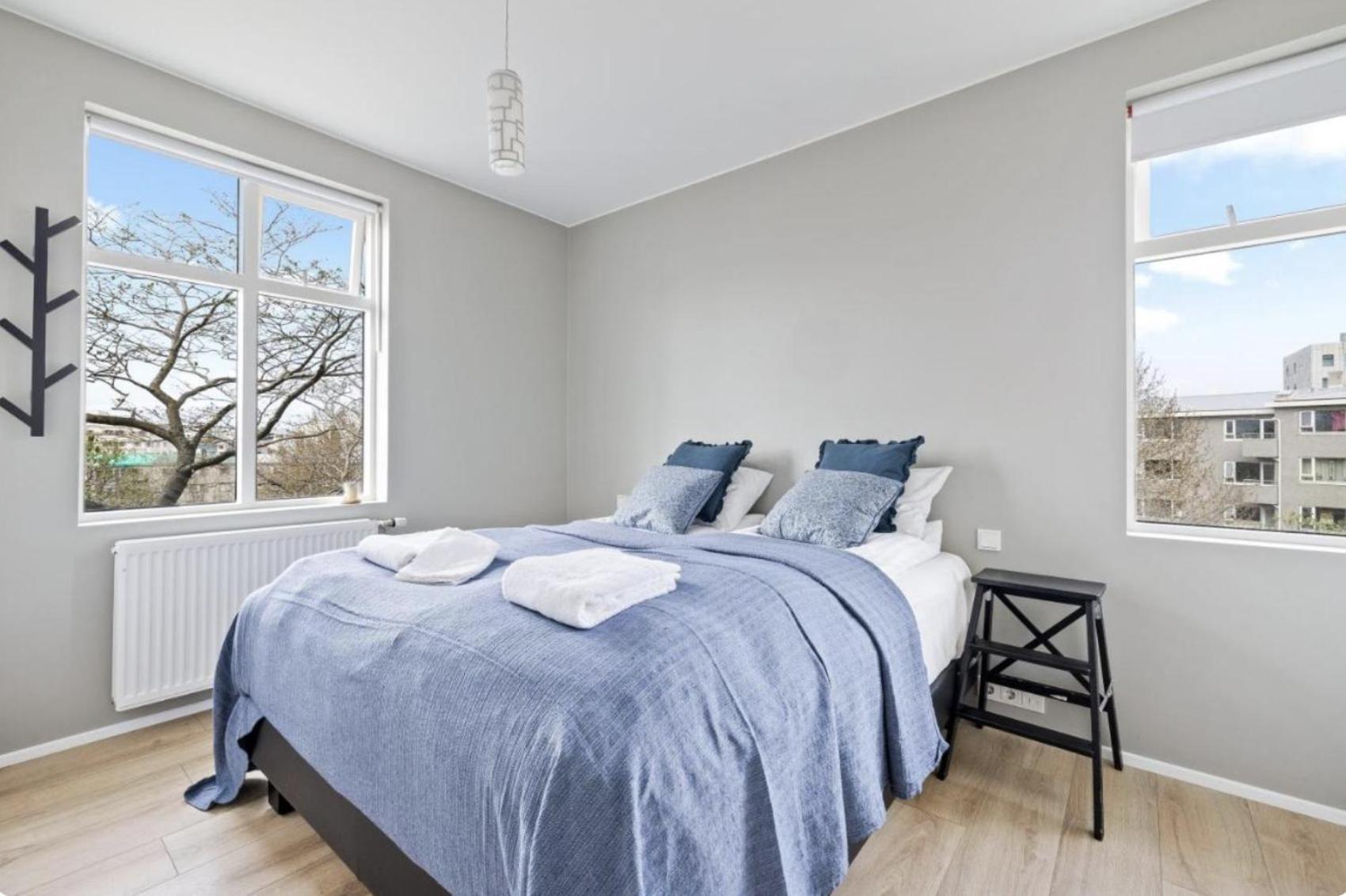Cheerful Down Town Apartment Reykjavik Bagian luar foto