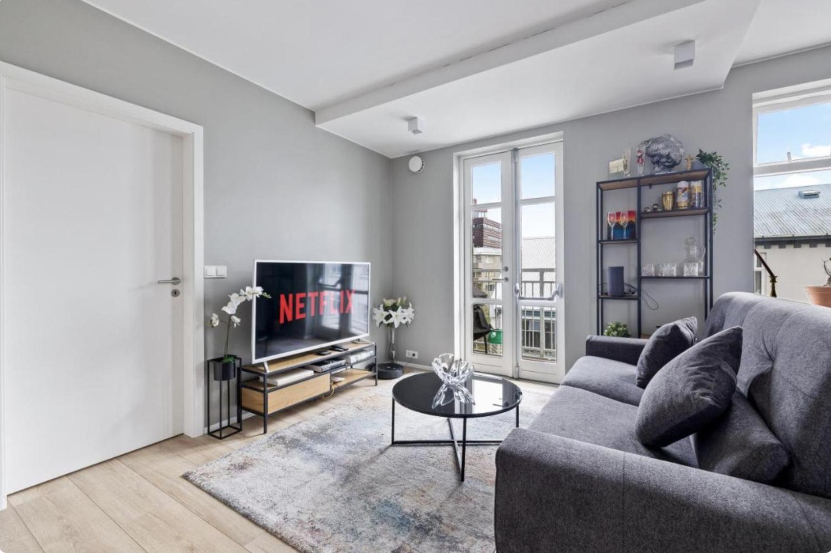 Cheerful Down Town Apartment Reykjavik Bagian luar foto