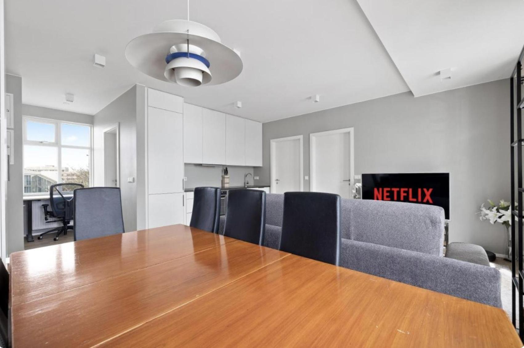 Cheerful Down Town Apartment Reykjavik Bagian luar foto