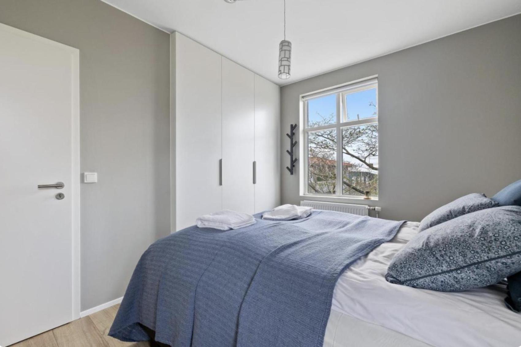 Cheerful Down Town Apartment Reykjavik Bagian luar foto