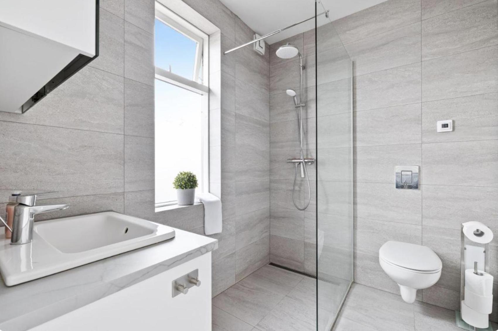 Cheerful Down Town Apartment Reykjavik Bagian luar foto